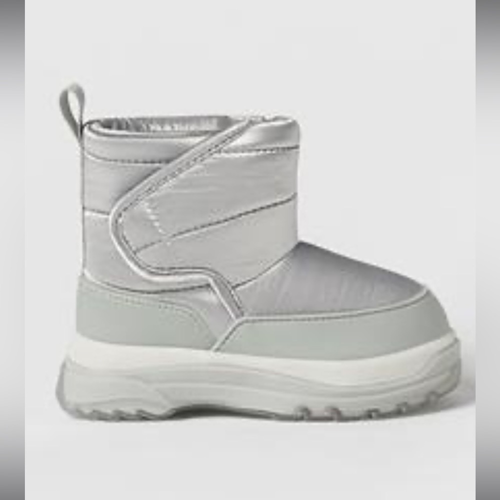 Zara quilted Kids Metallic Silver Boots - faux fur lining - size 9 / 25